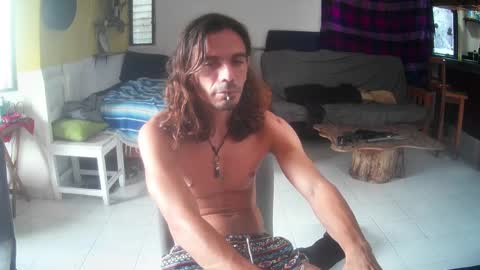 Snapshot of lux_uri chatting on September 14, 2025, 9:03 pm James online show from September 14, 2025, 9:03 pm