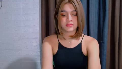 Snapshot of lux_white chatting on December 21, 2025, 9:00 pm queen lux online show from December 21, 2025, 9:00 pm