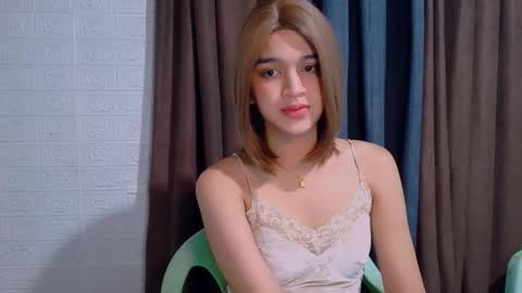 Snapshot of lux_white chatting on January 7, 2026, 11:18 pm queen lux online show from January 7, 2026, 11:18 pm