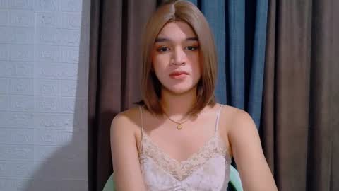 Snapshot of lux_white chatting on January 18, 2026, 7:39 pm queen lux online show from January 18, 2026, 7:39 pm