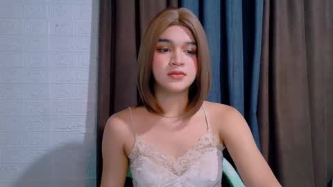 Snapshot of lux_white chatting on February 12, 2026, 5:13 am queen lux online show from February 12, 2026, 5:13 am