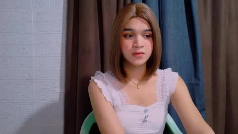 Snapshot of lux_white chatting on February 17, 2026, 5:15 am queen lux online show from February 17, 2026, 5:15 am