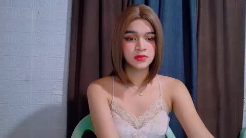 Snapshot of lux_white chatting on February 23, 2026, 6:33 am queen lux online show from February 23, 2026, 6:33 am