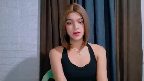 Snapshot of lux_white chatting on March 6, 2026, 2:02 pm queen lux online show from March 6, 2026, 2:02 pm