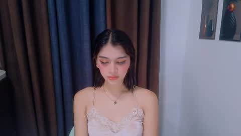 queen lux online show from August 8, 2026, 11:12 am