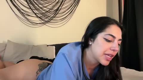 Snapshot of luxcher22 chatting on December 22, 2024, 9:55 am luxcher22 online show from December 22, 2024, 9:55 am