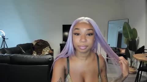 Snapshot of luxedollxoxo chatting on September 16, 2025, 4:13 am LUXE DOLL online show from September 16, 2025, 4:13 am