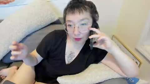 Snapshot of luxgray chatting on March 8, 2025, 4:12 am LuxGray online show from March 8, 2025, 4:12 am
