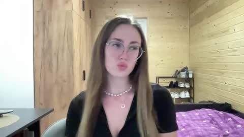 Snapshot of luxie_queen chatting on May 25, 2026, 8:37 pm Katie online show from May 25, 2026, 8:37 pm