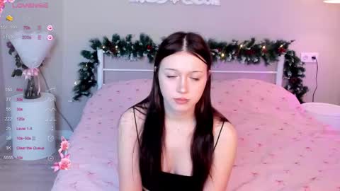 Snapshot of luxmeltmoon chatting on December 21, 2025, 5:03 am Selena online show from December 21, 2025, 5:03 am