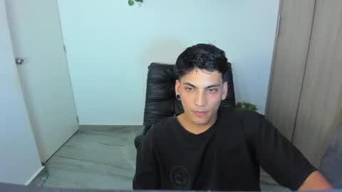 Snapshot of luxrx chatting on May 6, 2026, 1:14 am luxrx online show from May 6, 2026, 1:14 am