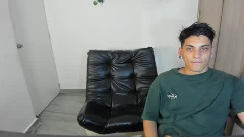Snapshot of luxrx chatting on May 11, 2026, 6:27 pm luxrx online show from May 11, 2026, 6:27 pm