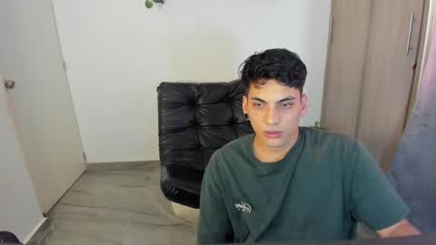 Snapshot of luxrx chatting on May 15, 2026, 6:59 pm luxrx online show from May 15, 2026, 6:59 pm