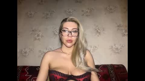 LuxSonyaStar online show from December 3, 2025, 12:58 pm