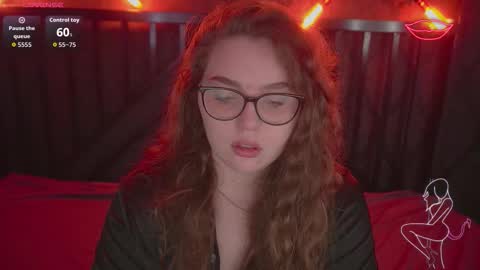 luxsopphia_ online show from October 20, 2025, 5:52 am