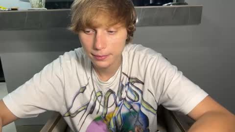 Snapshot of luxury_bob chatting on February 25, 2026, 3:21 pm luxury_bob online show from February 25, 2026, 3:21 pm