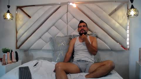 Snapshot of luxurycoupl chatting on January 25, 2025, 4:13 pm Lesly And Arnold online show from January 25, 2025, 4:13 pm