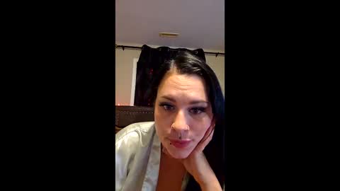 luxxxpiper online show from December 17, 2025, 8:09 am