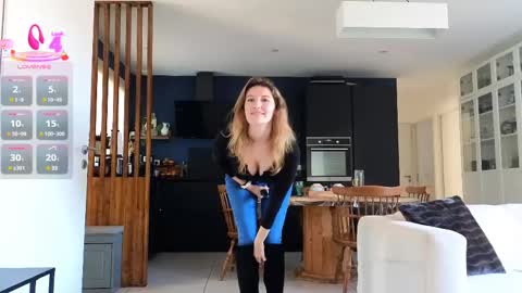 Luxymin online show from February 17, 2025, 3:42 pm