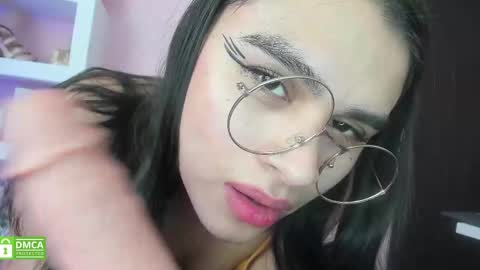 Snapshot of luz_celeste_ chatting on February 19, 2025, 8:52 pm Luz online show from February 19, 2025, 8:52 pm