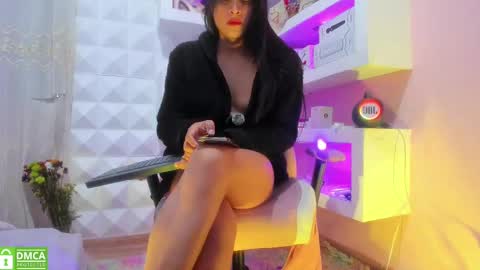 Snapshot of luz_celeste_ chatting on October 10, 2025, 12:09 am Luz online show from October 10, 2025, 12:09 am