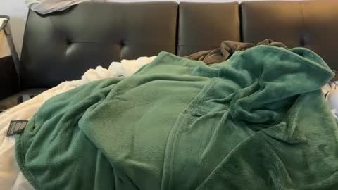 lvernon805 online show from March 10, 2025, 2:48 pm