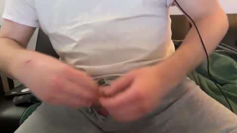 lvernon805 online show from March 11, 2025, 5:35 pm