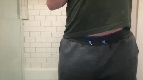 lvguynextdoor440656 online show from November 15, 2025, 8:49 pm