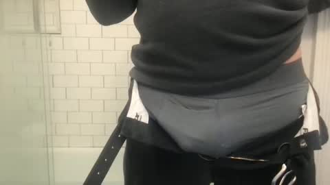 lvguynextdoor440656 online show from December 17, 2025, 2:28 am