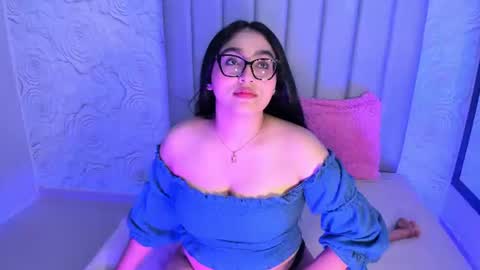 LYA DUBOIS  online show from July 4, 2026, 7:20 pm