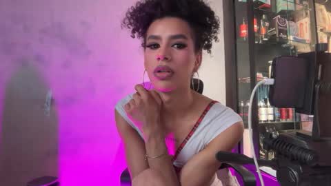 Snapshot of lyadumont chatting on November 17, 2025, 5:08 pm LYA online show from November 17, 2025, 5:08 pm