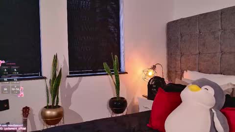 Snapshot of lyadumont chatting on December 4, 2025, 9:56 pm LYA online show from December 4, 2025, 9:56 pm