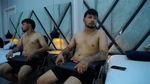 lyam_saenz online show from November 11, 2025, 4:01 am