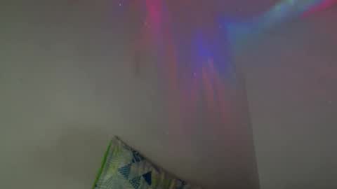 Lyan online show from November 18, 2025, 3:27 pm