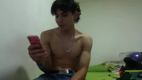 Lyan online show from December 4, 2025, 6:01 am