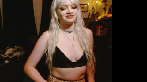 lydiadeity online show from January 12, 2025, 4:42 am