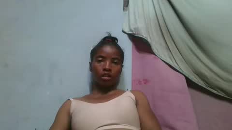 lydie856696 online show from April 28, 2026, 2:44 pm