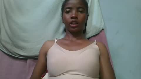 lydie856696 online show from April 29, 2026, 4:33 pm