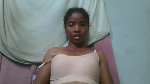 lydie856696 online show from April 30, 2026, 7:09 pm