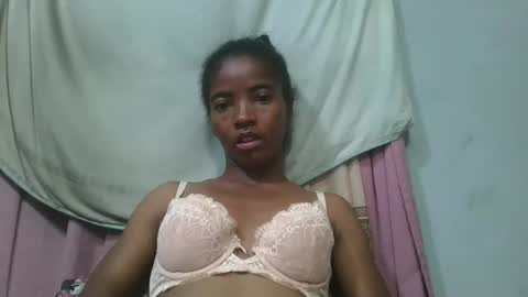lydie856696 online show from May 2, 2026, 2:55 pm