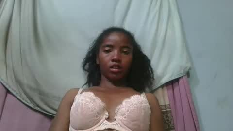 lydie856696 online show from May 3, 2026, 3:01 am