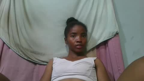 lydie856696 online show from May 5, 2026, 4:48 pm