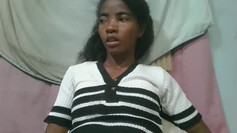 lydie856696 online show from May 9, 2026, 7:19 pm