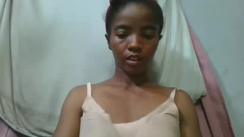 lydie856696 online show from May 11, 2026, 4:04 pm