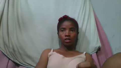 lydie856696 online show from May 12, 2026, 4:15 pm