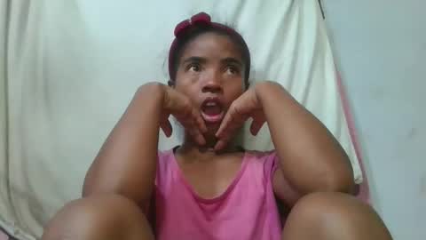 lydie856696 online show from May 17, 2026, 2:13 pm