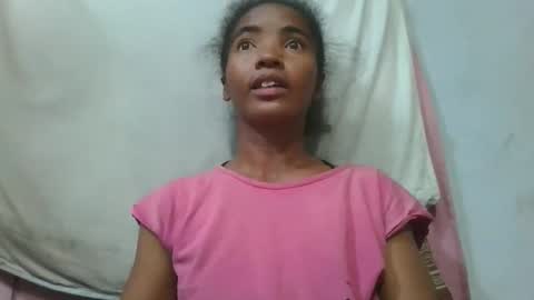 lydie856696 online show from May 18, 2026, 4:07 am