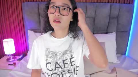 Lyhana Lee online show from October 25, 2025, 11:51 am