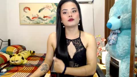 QUEEN online show from December 14, 2025, 2:17 am