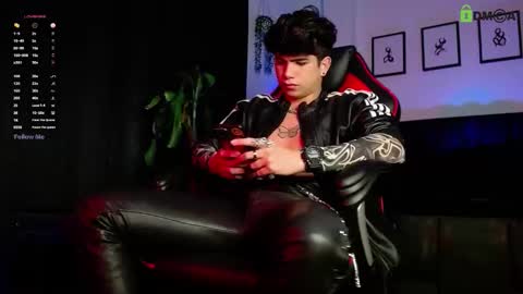 Snapshot of lylebennett_ chatting on February 13, 2026, 11:50 am Lyle Bennett Freelance Model online show from February 13, 2026, 11:50 am